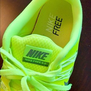 Nike Shoes - NIKE FREE size 9.5 (fits like a 9) running shoe Nike Shoes - NIKE FREE size 9.5 (fits like a 9) running shoe